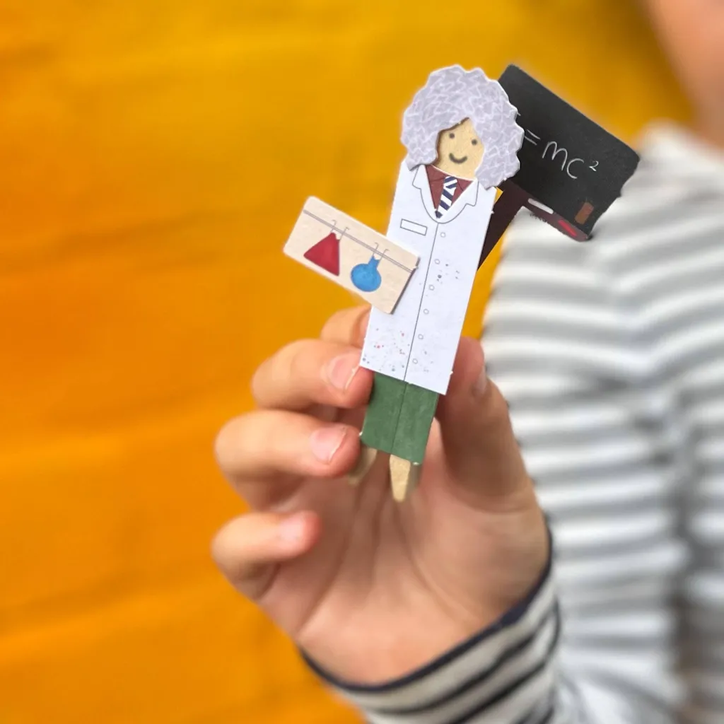 Cotton Twist Kit Creativi | Motricità Grossolana | Kit Crea la tua Bambola Pegdoll Albert Einstein