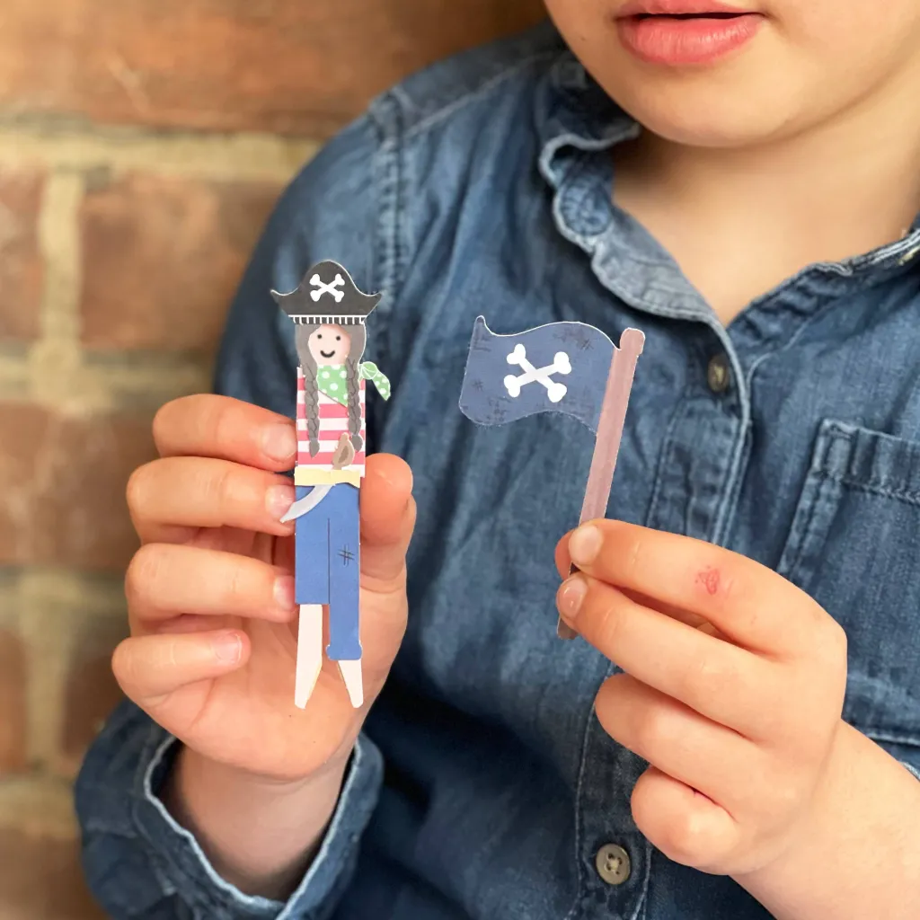 Cotton Twist Kit Creativi | Motricità Grossolana | Kit Crea la tua Bambola Pegdoll  Pirata