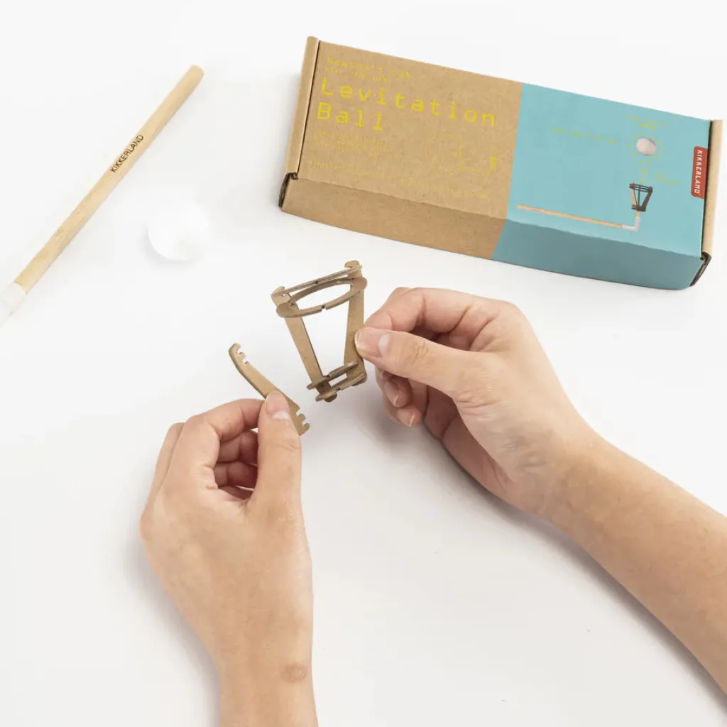 Kikkerland Kit Creativi | Kit Pallina che Levita