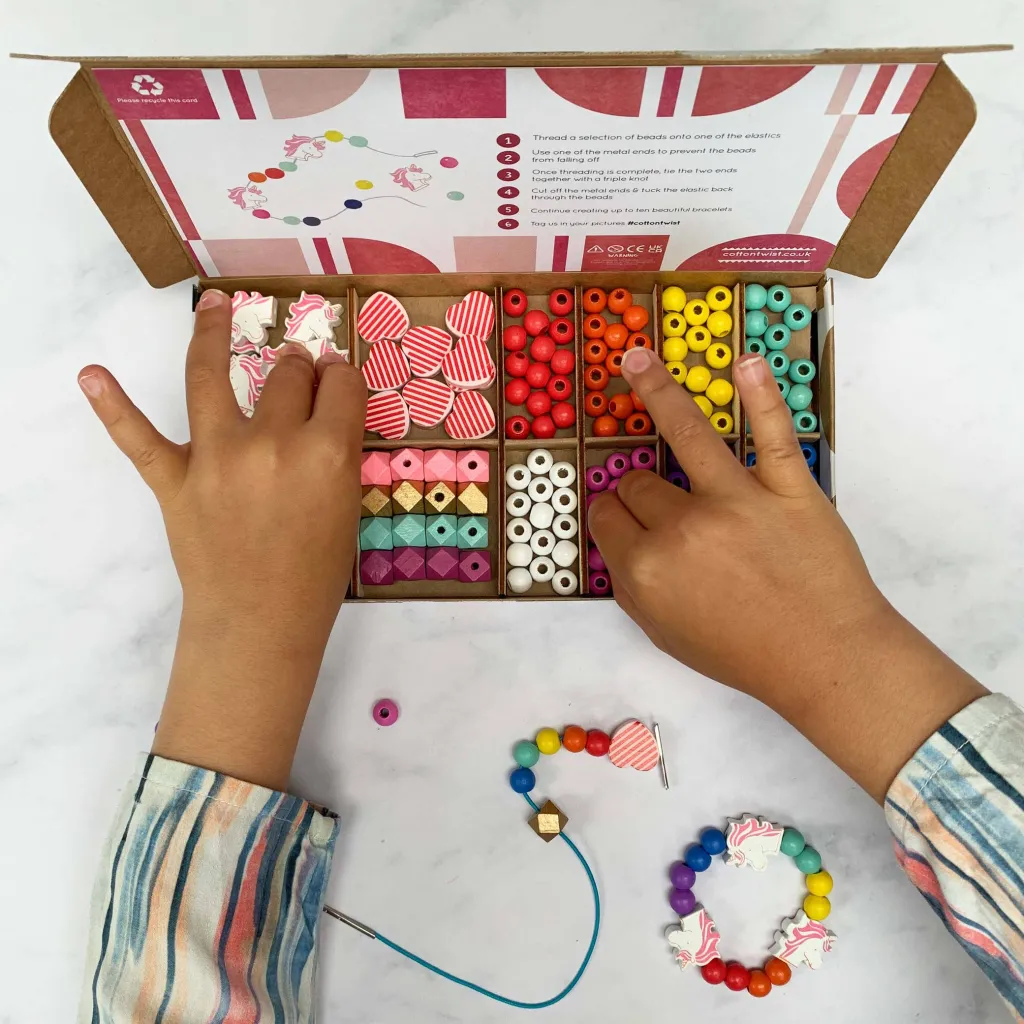 Cotton Twist Kit Creativi | Motricità Grossolana | Kit per Creare Braccialetti - Unicorni e Arcobaleni -