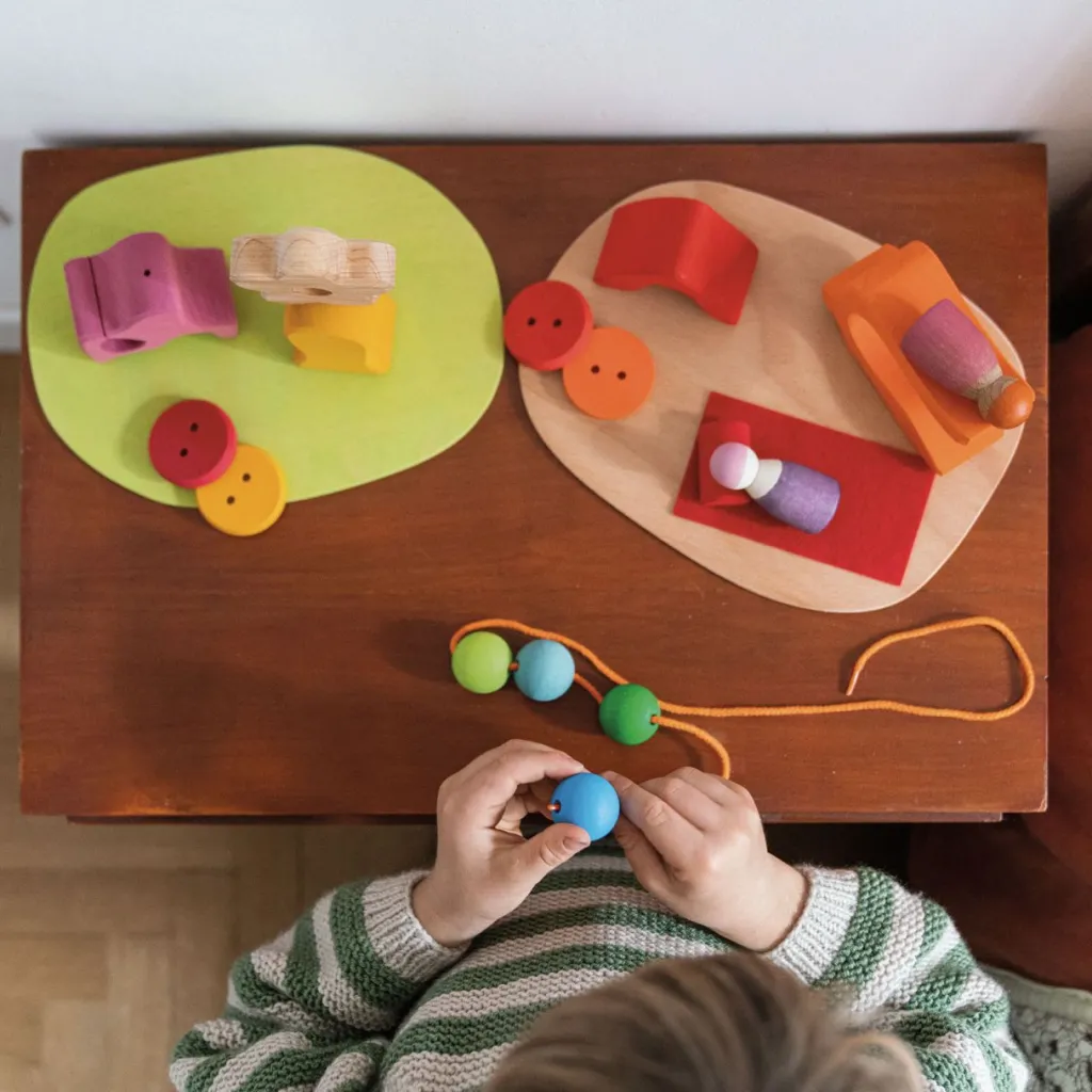 Grimm's Loose Parts | Case Giocattolo E Ambientazioni | Set Mini Mondo "Down by the meadow"-