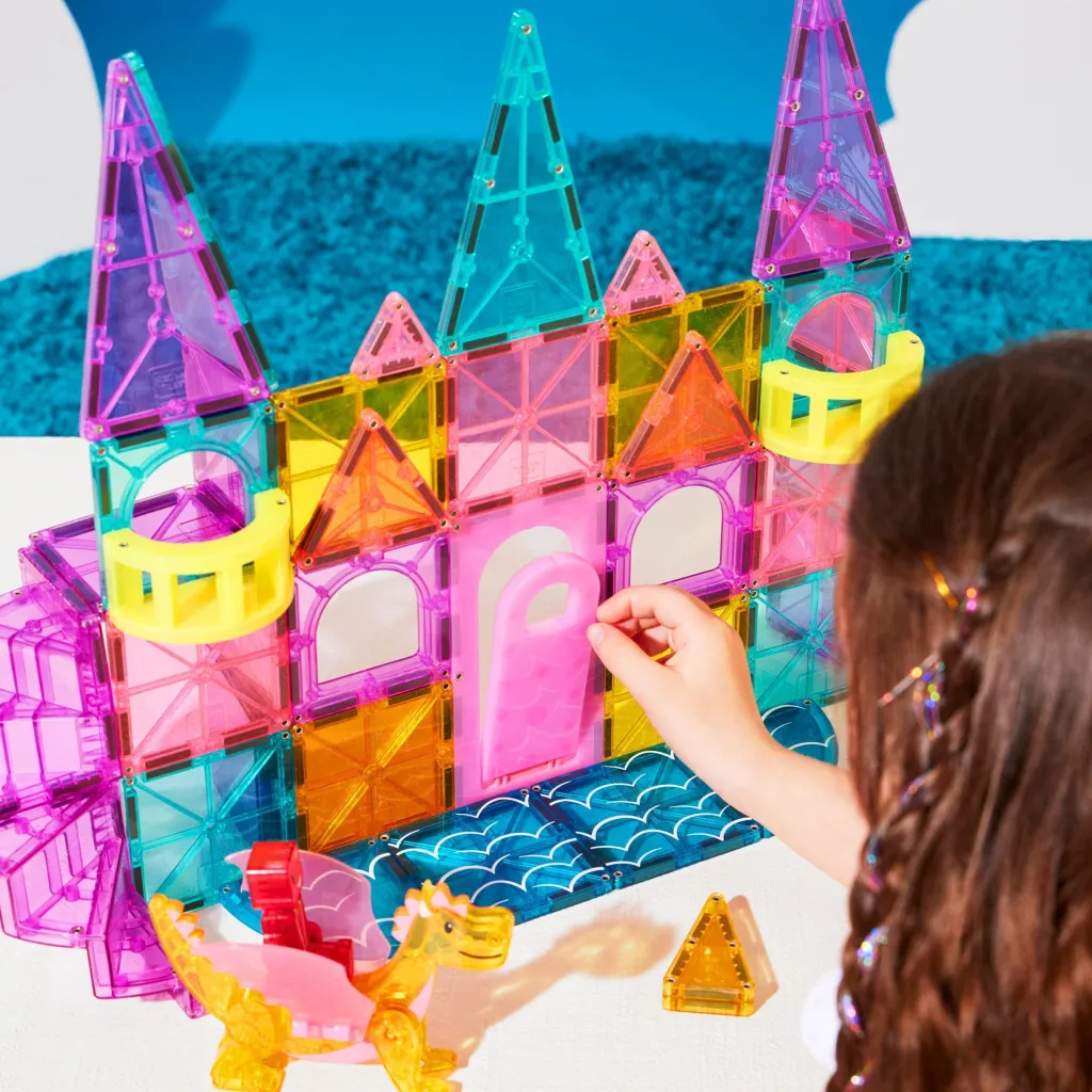 Magna-Tiles Costruzioni Magnetiche | Case Giocattolo E Ambientazioni | Tessere Magnetiche Traslucide - Castello Deluxe con Micromags - 48 Pezzi -
